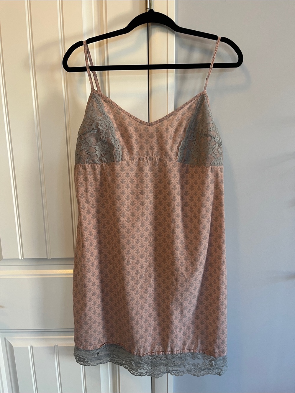 Intimissimi Lace-Trim Silk blend Chemise in Blush Pink with Gray Lace L